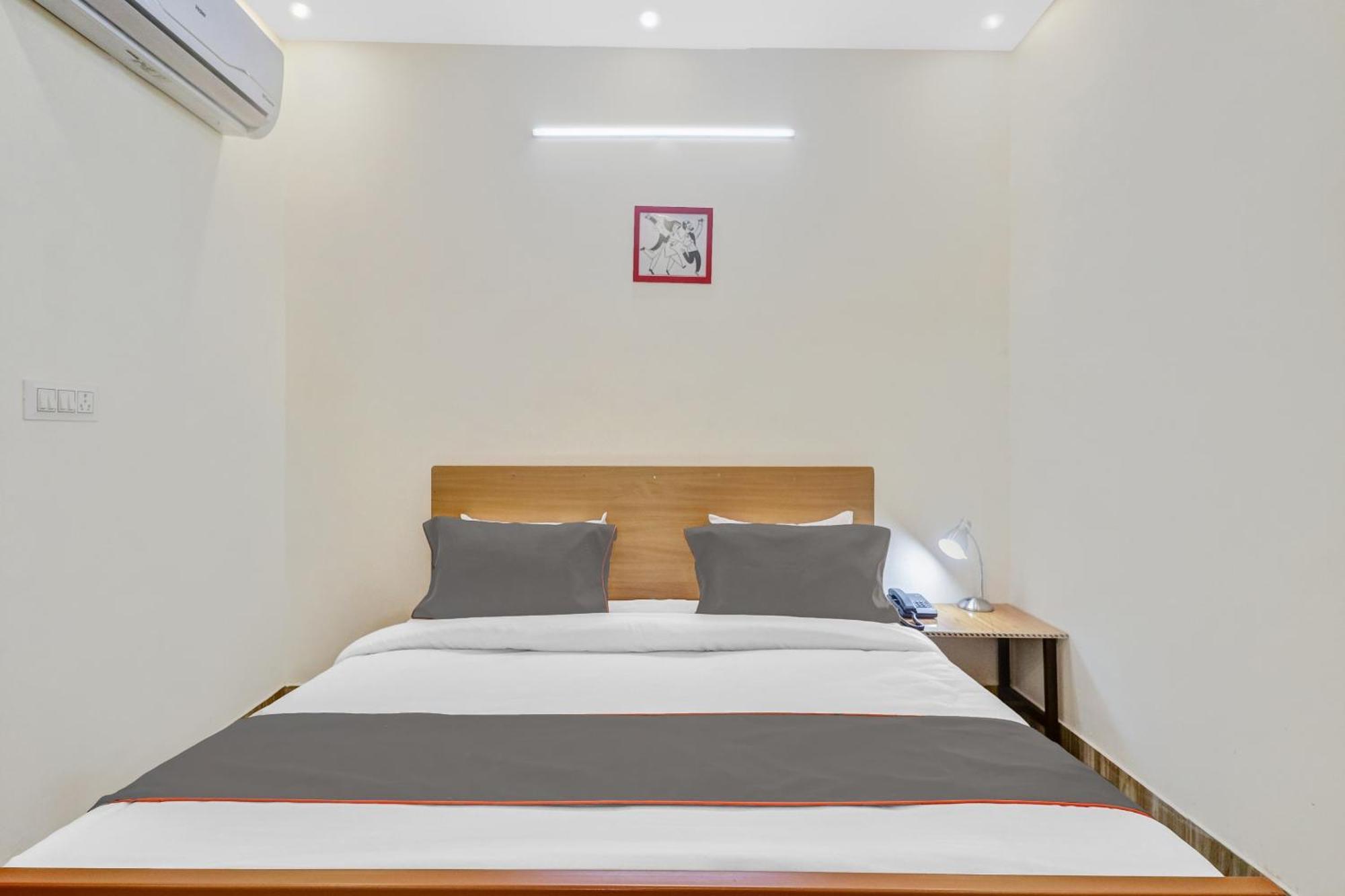 Super Capital O Moody Inn 德里 外观 照片