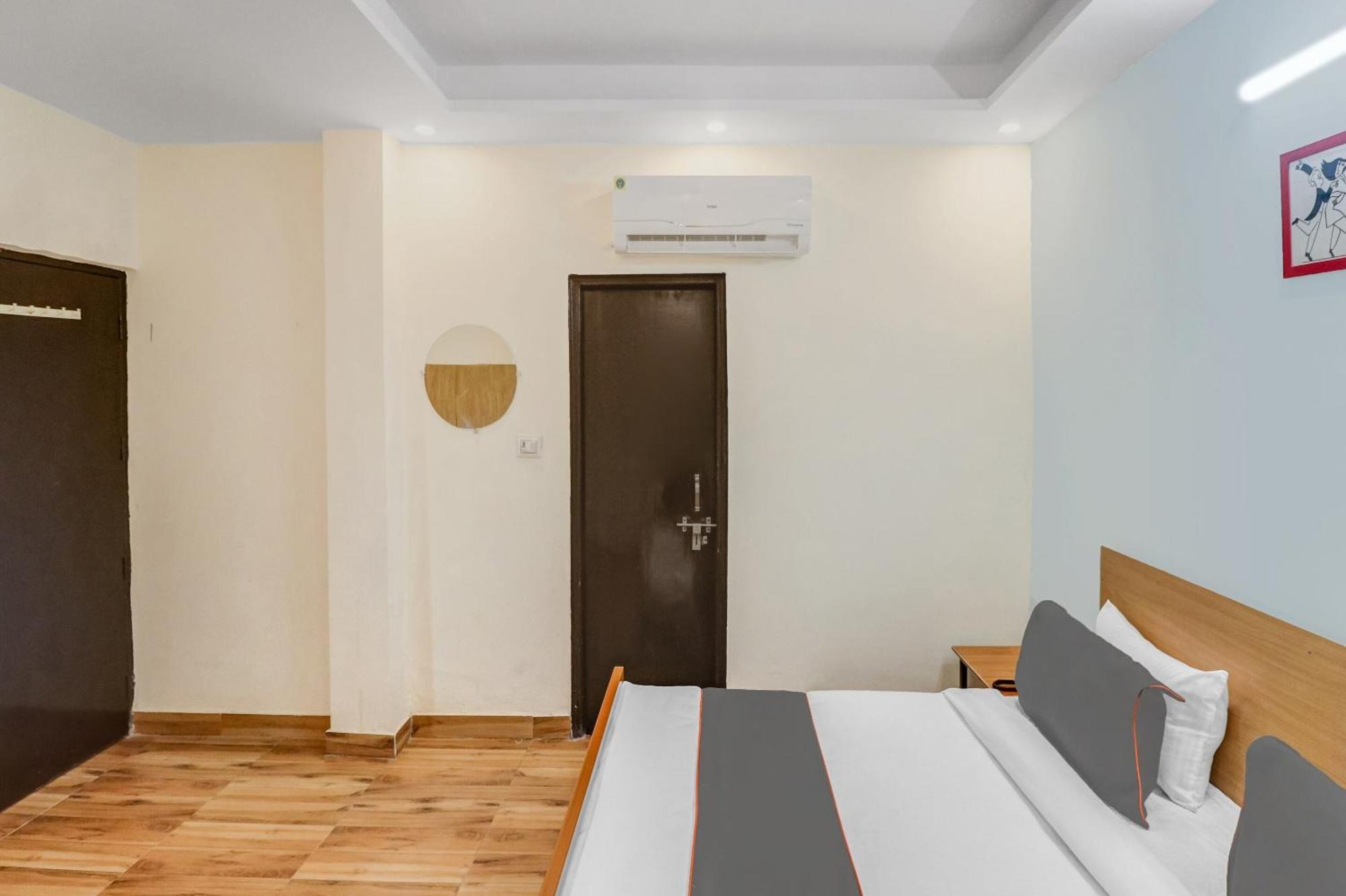 Super Capital O Moody Inn 德里 外观 照片